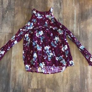Art Class L Floral Cold Shoulder Long sleeve Top